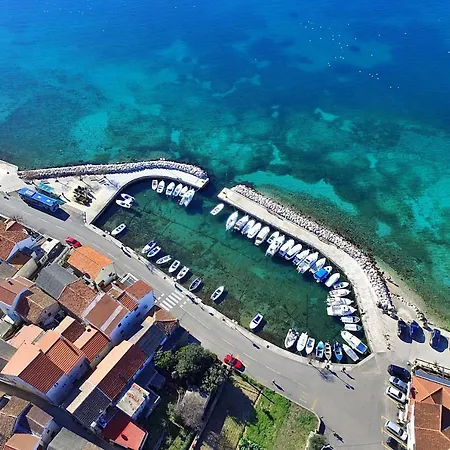 - Diklo 12854a Apartman